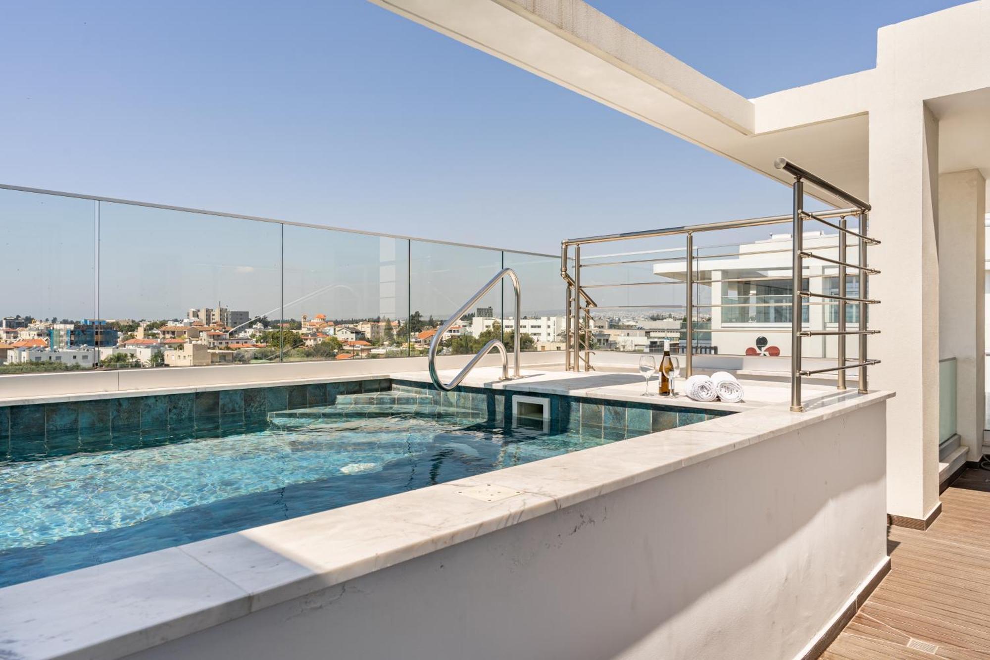 לימסול Yamas Urban Living Zakaki Pool Penthouses & Apartments מראה חיצוני תמונה